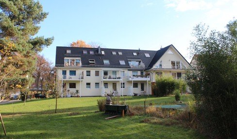 300 m to the lake, directly in the forest, west-facing balcony
