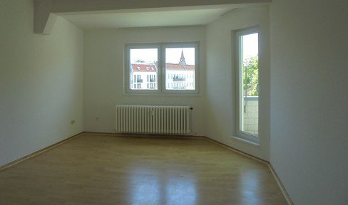 Top floor apartment 3 rooms with terrace, new fitted kitchen, children's playground