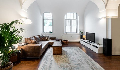 Beautiful old apartment with groined vaults