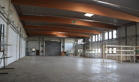 Nahe Hermsdorfer Kreuz - Lager-/Produktionshalle