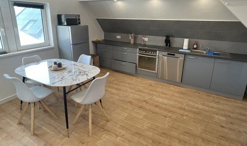 Möblierte 2-Zimmer Wohnung mit Einbauküche, auch für Firmen geeignet