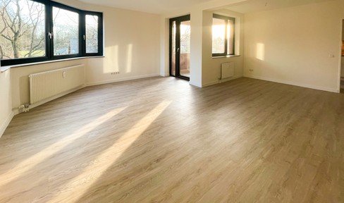 Ahrensburg: Living in the countryside - Beautiful completely modernized 3 room apartment with balcony, balcony and terrace. & TG!