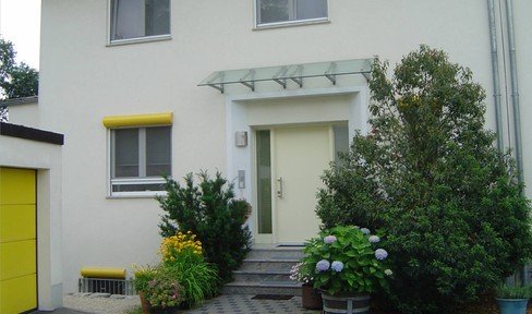 Refugium im Grünen - Luxoriöse 8-Zimmer-Doppelhaushälfte mit großem Grundstück in Erlensee