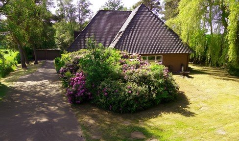 1-2 family house 310m² on 8070m² in OHZ Heilshorn. Fiberglass, space for horses, home office, 10 rooms.