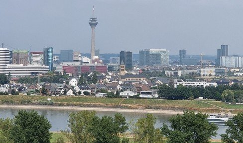 Penthouse with a wonderful view of Düsseldorf harbor, but in "Neuss"!!!