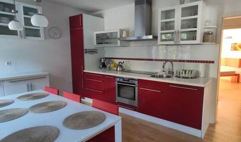 Fully furnished 2.5-room apartment in an old 20s building
