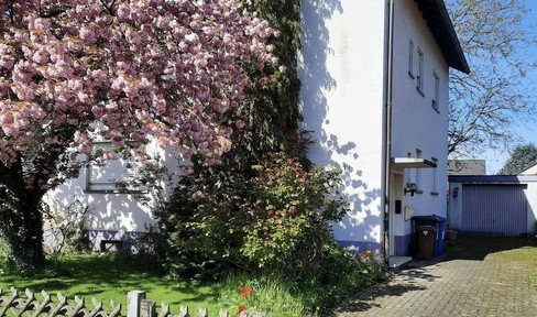 Detached 2-family house with large garden, in Stutensee-Blankenloch
