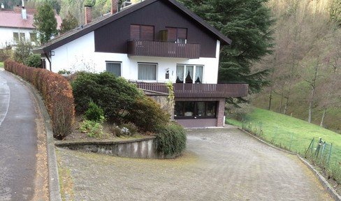 Wohnhaus in außergewöhlicher Lage von Baden-Baden