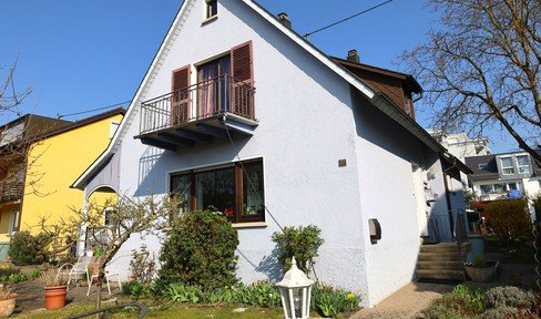 Detached house with garden in the best location