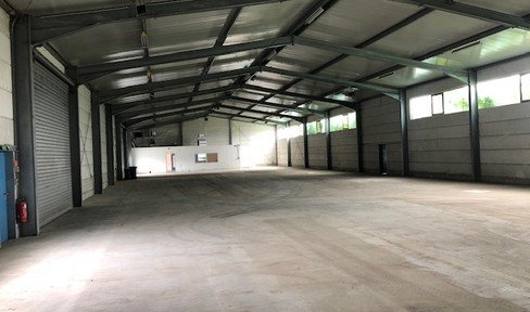 Warehouse with generous open space - also divisible