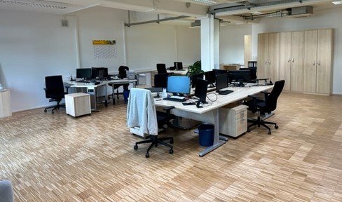 Office / commercial space in Rohrbach in Friedrichshafen with furniture on request