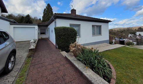 Detached house with a dream view of the Rhine and Remagen+++Free of commission