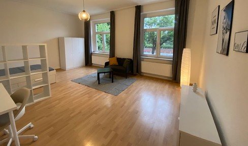 Modern möbliertes WG-Zimmer in Düsseldorf-Benrath (2 Zimmer frei in 3-er WG) BITTE TEXT LESEN