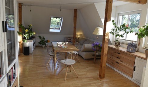 Beste Wohnlage (provisionsfrei) 4-Raum-Dachwohnung im Klinikviertel Rostock