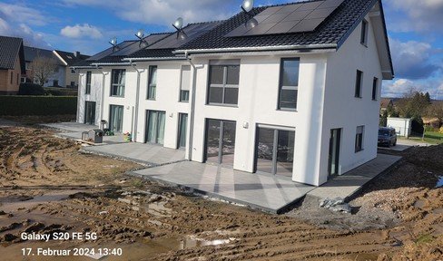 New build terraced house KFW40 investment property !!! rented !!! with PV system and heat pump in Dörentrup