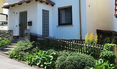 Bad König (Stadtteil), großzügiges Haus mit Garten und Potential zu verkaufen