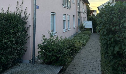 District heating! Pfaffenhofen: Bright, quiet, centrally located 4 room apartment on the first floor