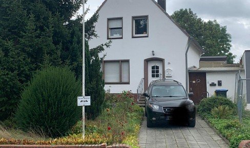 Detached house with granny apartment and large plot in Grevenbroich-Kapellen