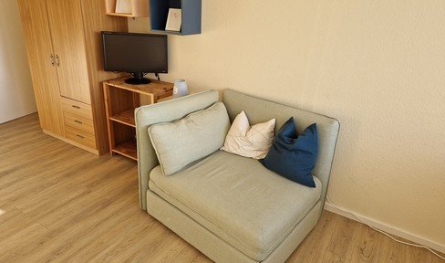 furnished room in spacious apartment in Eimsbüttel (between UKE & University)