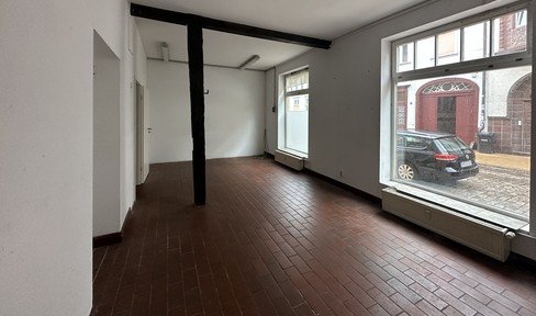 Spacious office/law firm/practice with terrace in top Schwerin location