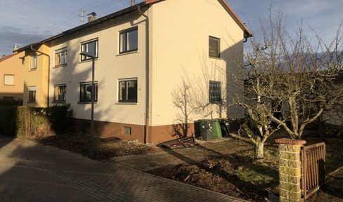Semi-detached house with 115 sqm outbuilding and large garden in a quiet location, Schellbronn