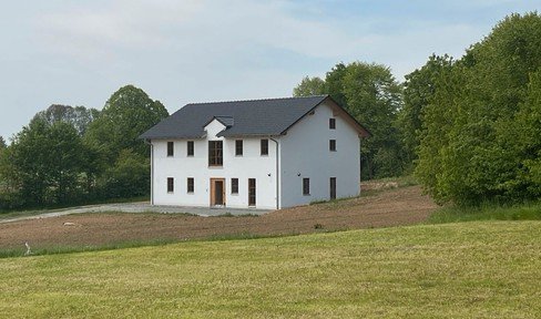 Special property near Cham with approved horse keeping, granny apartment, KFW 40, biogas