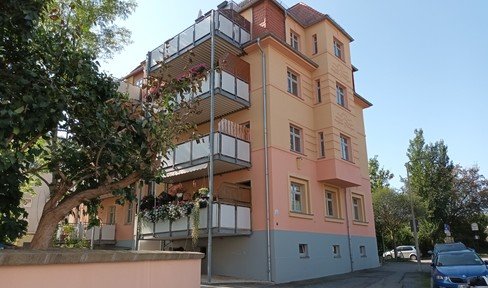 Sonnige Wohnung (7% Rendite) mit Tageslichtbad, Balkon, kleiner Garten & das mitten in Zwickau!