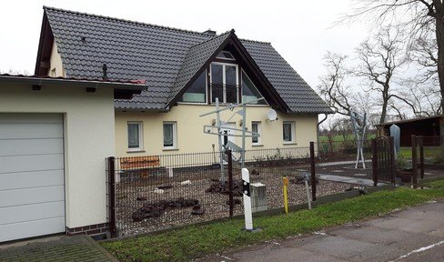Detached, large, modern architect's house with distant views near Nauen