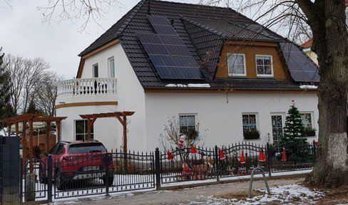 Schönes Haus in toller Lage in Berlin Karow mit PV-Anlage/ohne Makler
