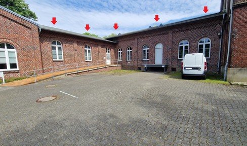 Warehouse with office within the historic industrial monument "Malzmühle"