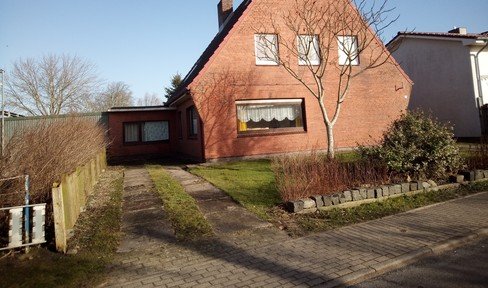Detached house with plenty of space and large garden