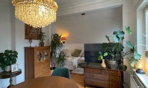 Charming top floor in an Art Nouveau house right next to Jenischpark with its own garden