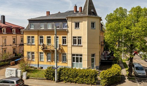 Already divided - well-kept apartment building in Leuben