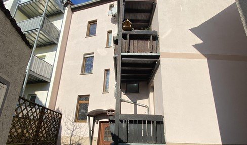 4 room apartment 101 m2, balcony, daylight bathroom with shower and bathtub in Altenburg