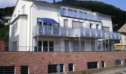 Penthouse apartment directly on the Neckar with south-facing balcony, parquet flooring, kitchen, 2 underground parking spaces