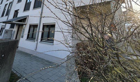 Exclusive, well-kept 3-room maisonette apartment with EBK in Neusäß