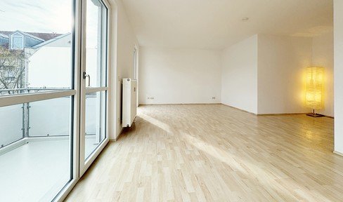* First occupancy after refurbishment / sunny & quiet Sunny & quiet / south-facing balcony & green view! *