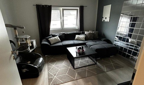 Modern 3-room maisonette apartment in Schwetzingen: Car-efficient and stylishly designed.