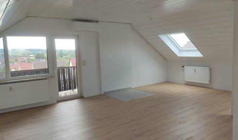 Klimatisierte 2-Zimmer-Dachgeschosswohnung mit wunderschöner Aussicht