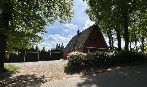 4 party house with garages in Ganderkesee-Rethorn