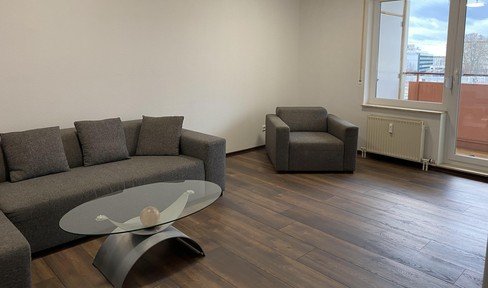 Newly renovated 2-room apartment with balcony and fitted kitchen in the heart of Ludwigshafen