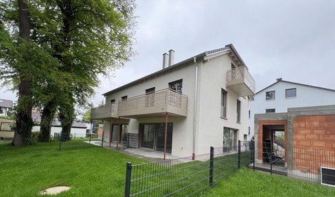 Zentrumsnaher Holzmassiv-Neubau - Doppelhaus mit Garage/ Stpl.