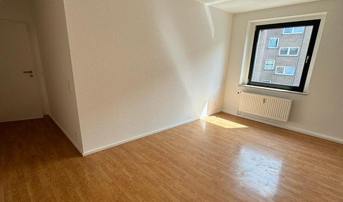 Completely refurbished 4-room apartment in Düsseldorf Reisholz, also suitable as a shared flat