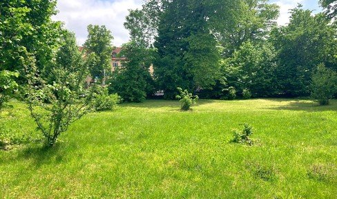 Sunny building plot for large detached house in the heart of Erding