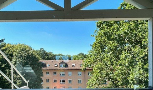 Charmante und sonnige 2-3 Zimmer-Dachgeschosswohnung in Toplage mit Stellplatz