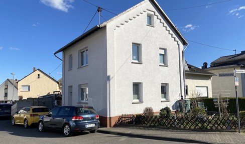 Without brokerage fee! Detached house with pool, garden, carport in Neuwied