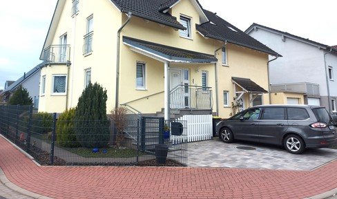 To fall in love with! Spacious semi-detached house with fantastic garden in Hasselroth-Neuenhasslau