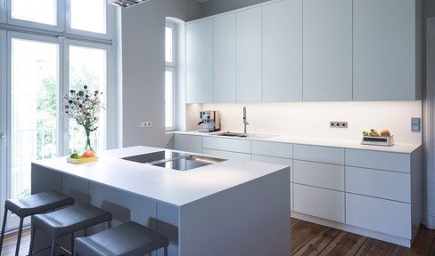 Stilvolle, modernisierte 6-Zimmer-Wohnung, 2 Balkone - Südseite mit Parkblick über Berlin