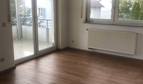 Sunny 2.5 room apartment - 72 m² - with beautiful balcony - Gröningen