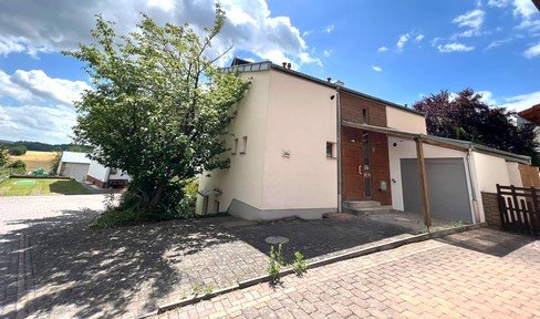 Beautiful detached house with granny apartment * in Fränkisch-Crumbach